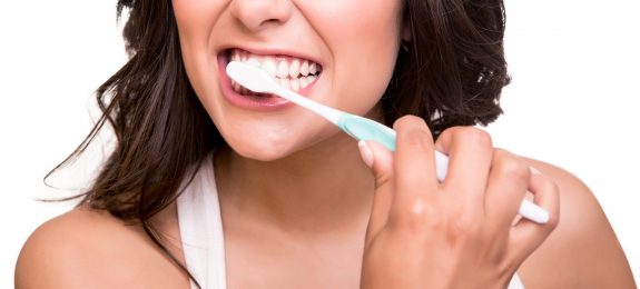 Zahnfleischentzündung Parodontitis: Was sind ihre Ursachen? | Zahnarzt Lauf